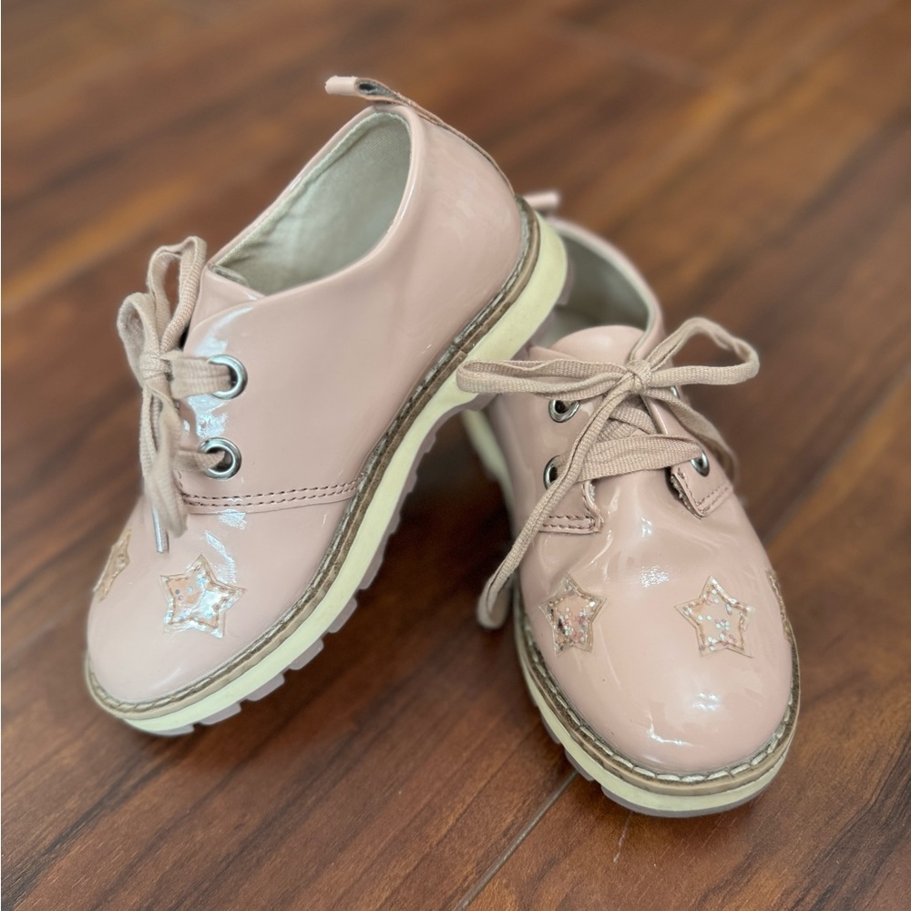 Zara girls Pink Star Decal Shoes lace up faux oxfords